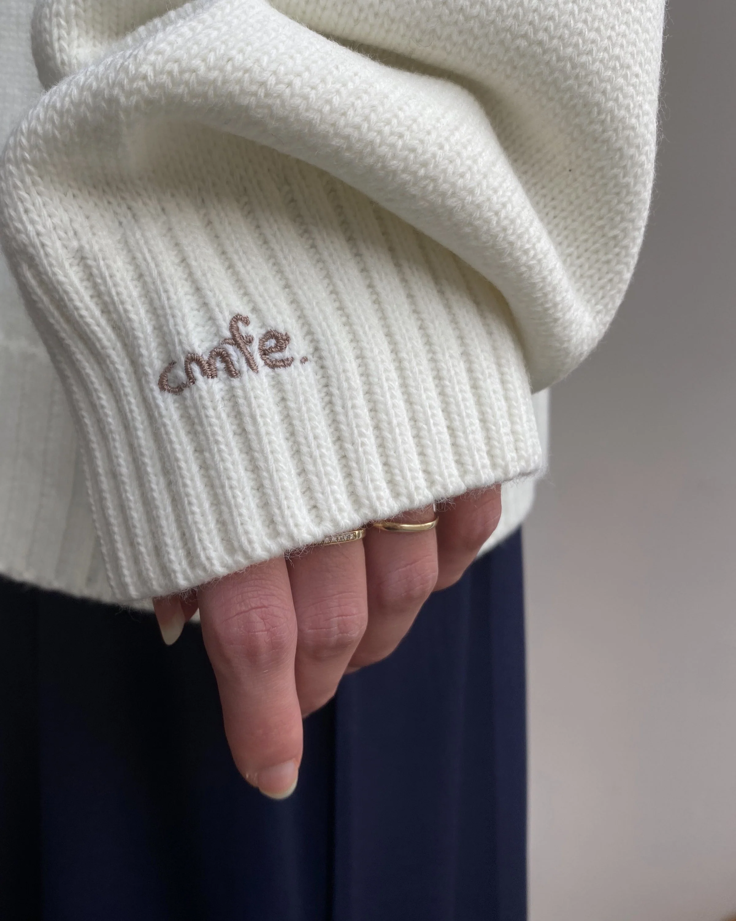 cmfe. oversized knitted sweater - off white - Image 4